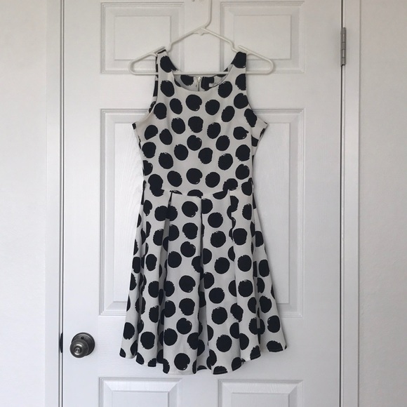 Polka dot A-line dress with belt loops